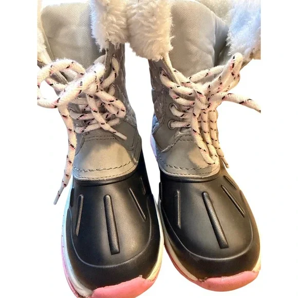 Carters Kids Snow Boots Quilted Gray Pink Laces Faux Fur Lined Winter‎ Size 12 - Picture 2 of 13